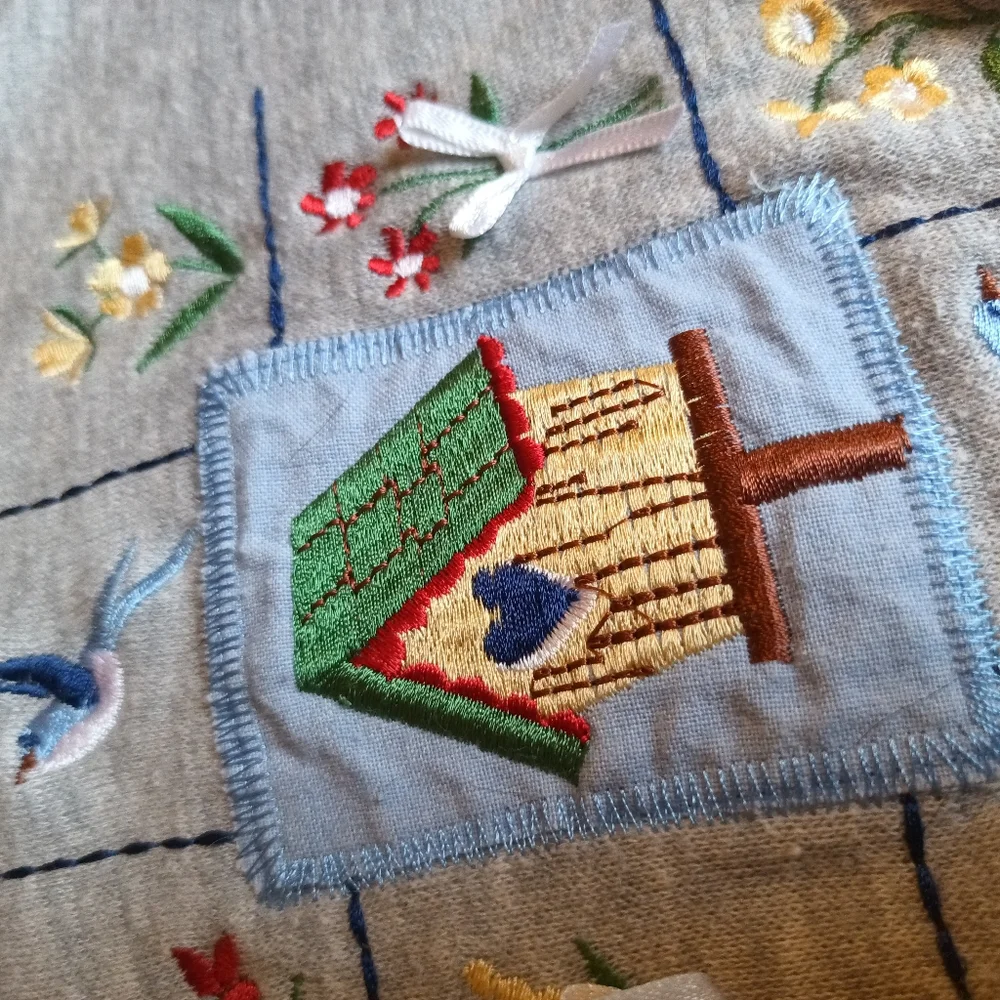 Vintage Grandma Embroidered Sweater - Picture 3 of 7